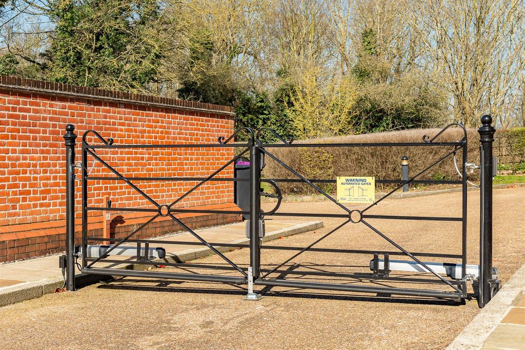 Additional image 24 of 3 bed terraced house for saleHarrison Lane, Balls Park, Hertford SG13