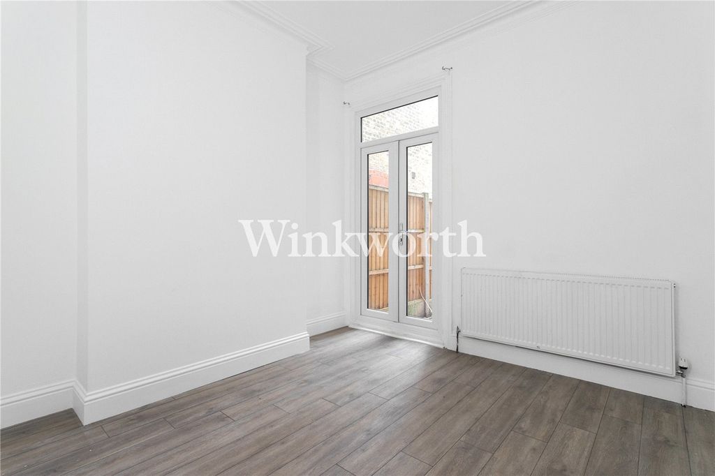 Property photo 3 of 18 Picture No. 11
