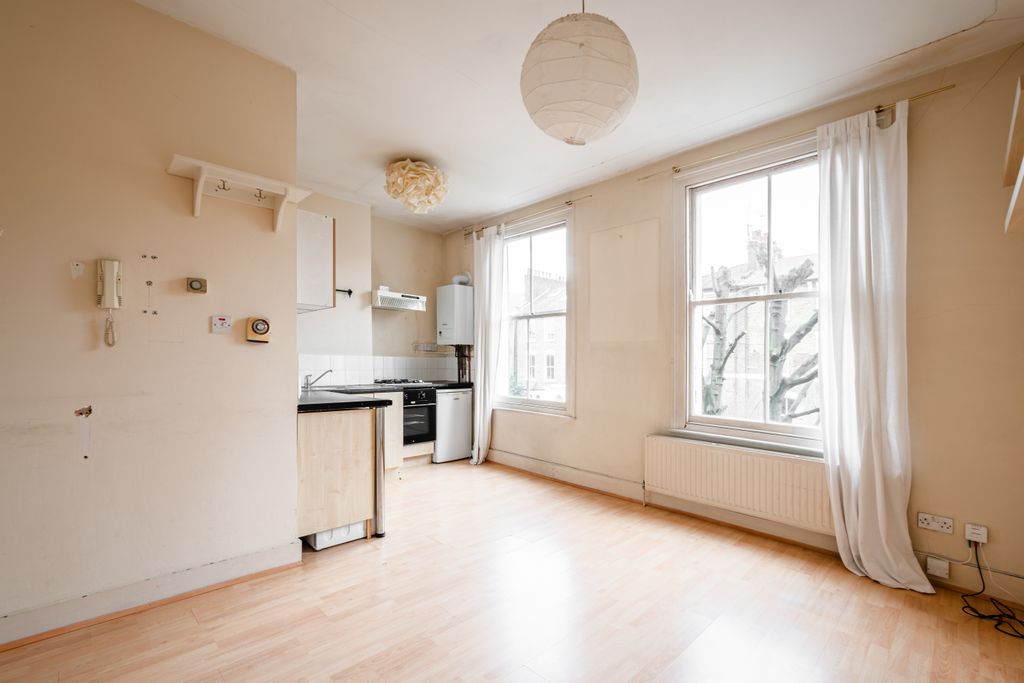 Property photo 3 of 7 Graham Rd 66 F2 - 2