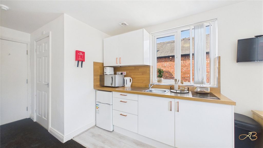 Property photo 3 of 4 Picture No. 06