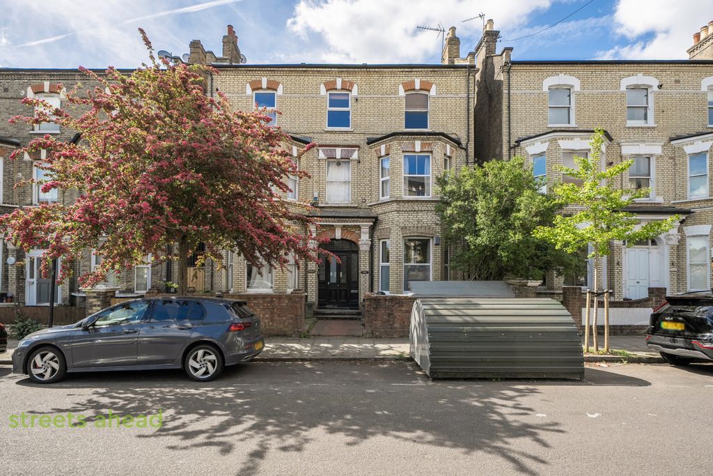 Property photo 1 of 13 8Ed90598-3872-4F7...