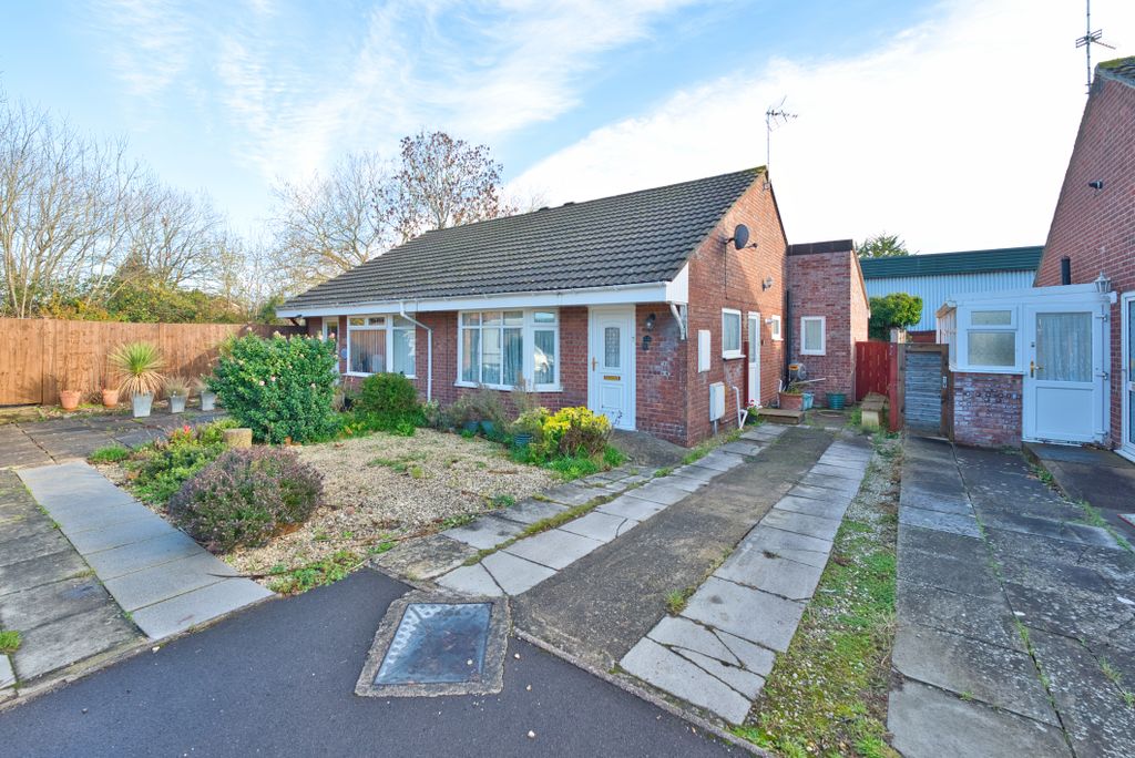 Property photo 1 of 17 2 Bed Semi-Detached Bungalow For Sale