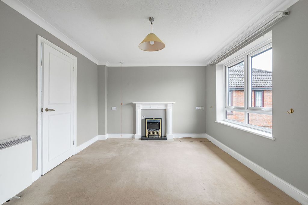 Property photo 2 of 18