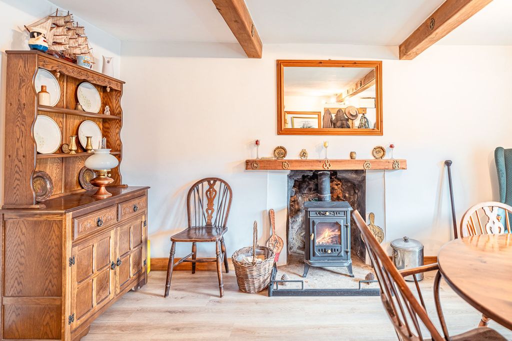Property photo 3 of 37