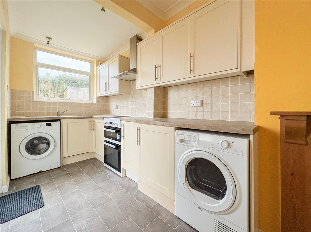 Property photo 2 of 24 Kitchen