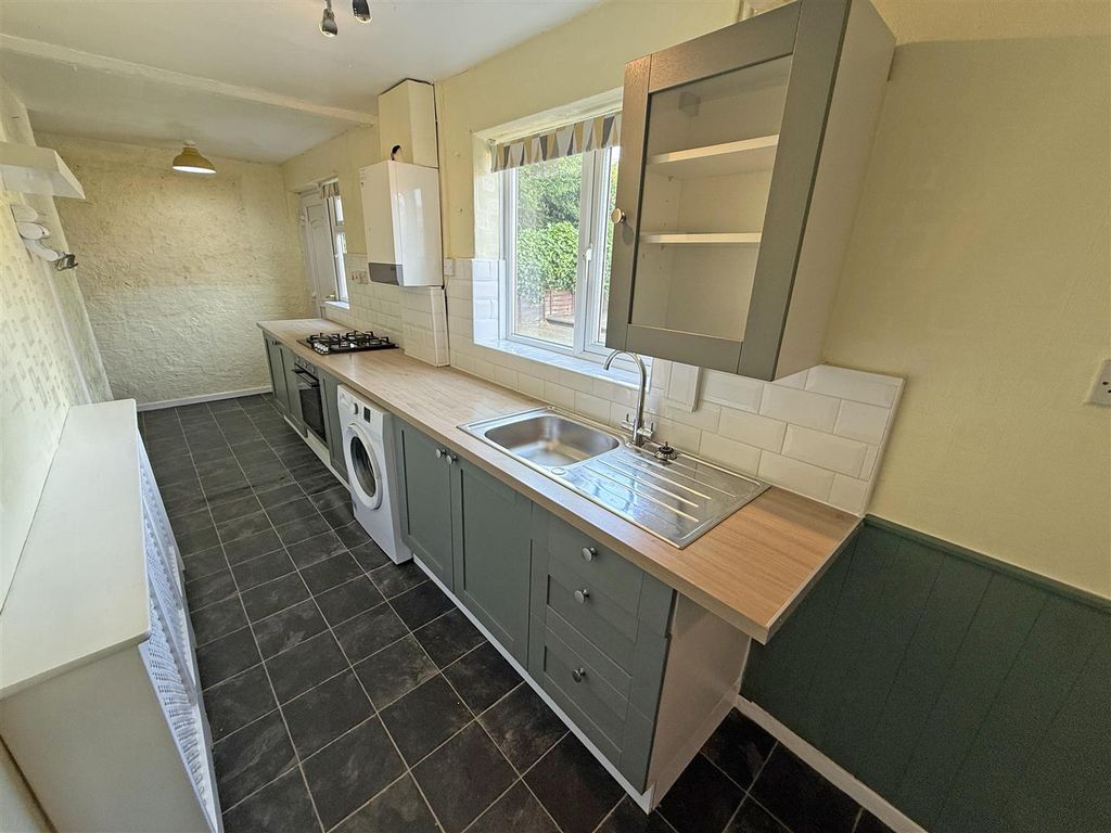 Property photo 3 of 9 Kitchen.Jpg