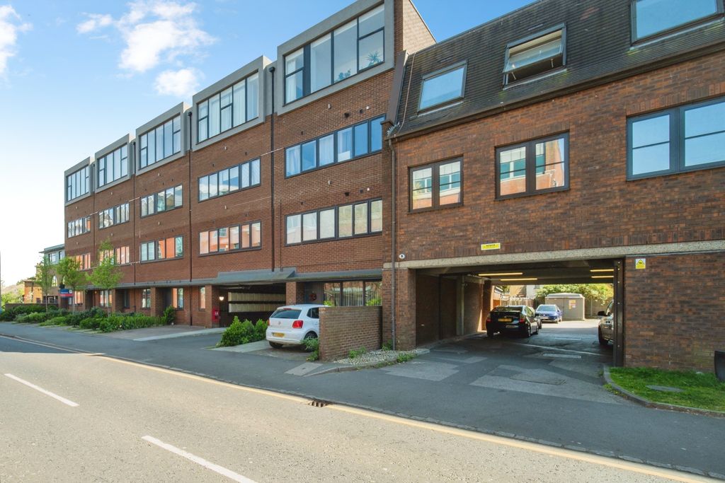 Property photo 1 of 20