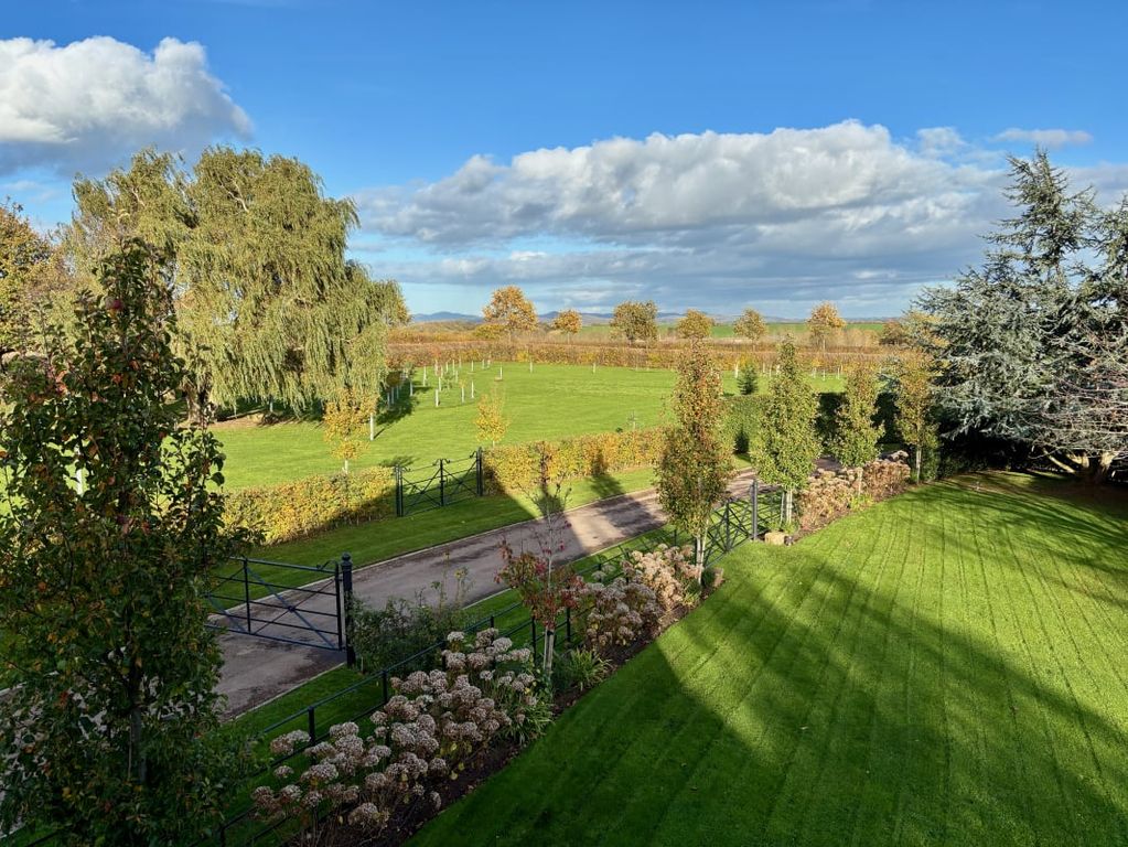 Property photo 3 of 56