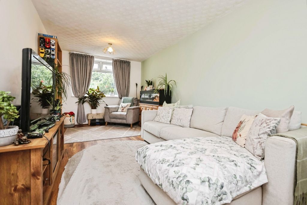 Property photo 2 of 22 Pbox-Img.Jpg