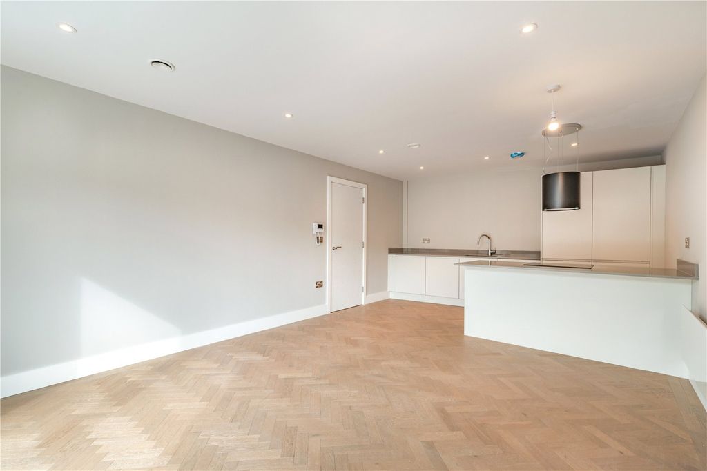 Property photo 2 of 7 Kitchen/Living