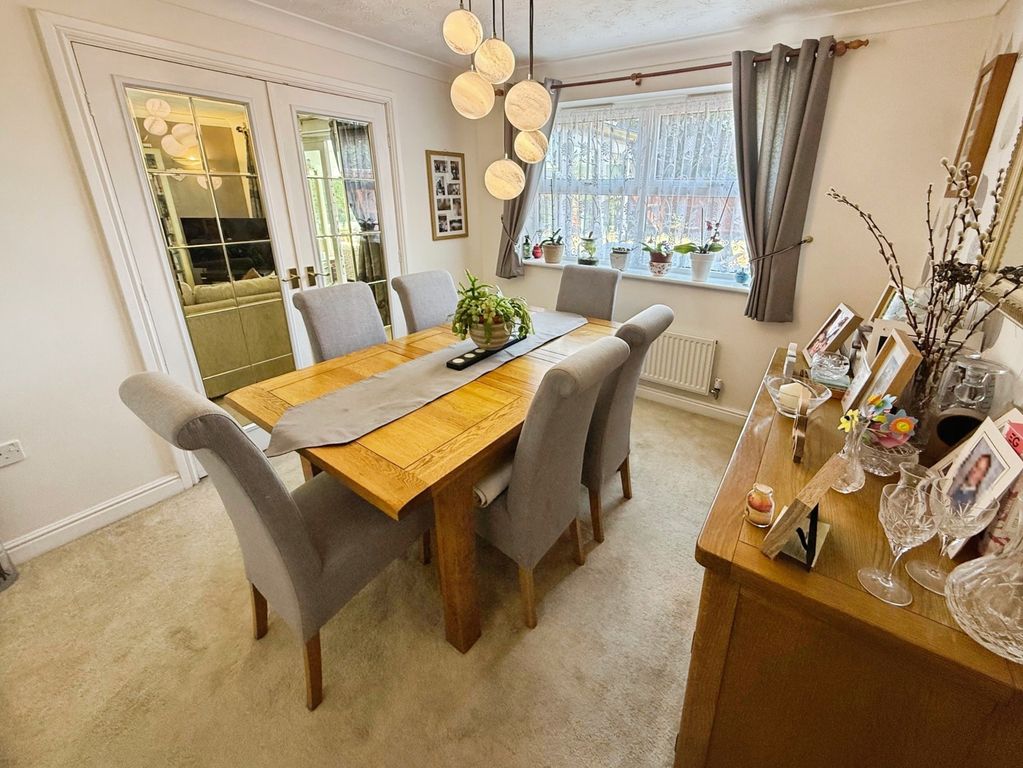Property photo 3 of 21 Dining Room
