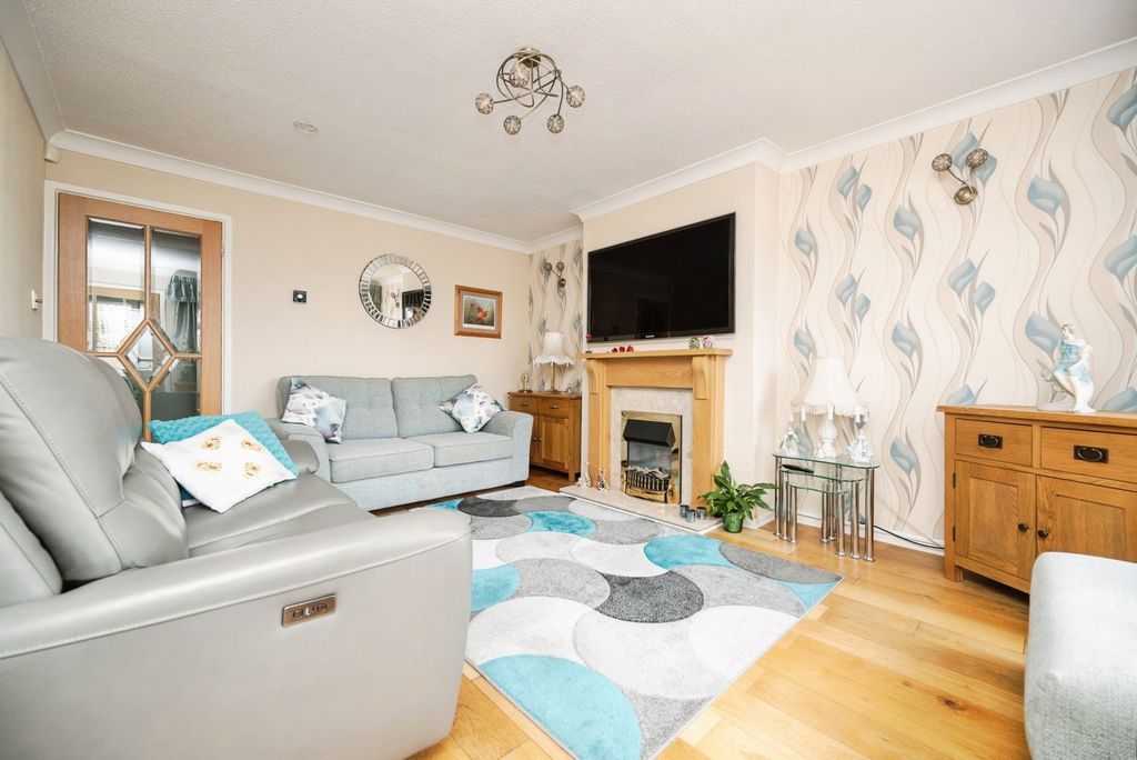 Property photo 2 of 16 Pbox-Img.Jpg