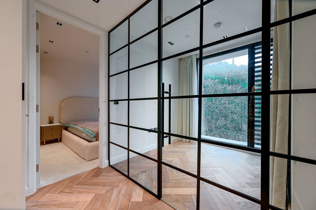 Property photo 1 of 34