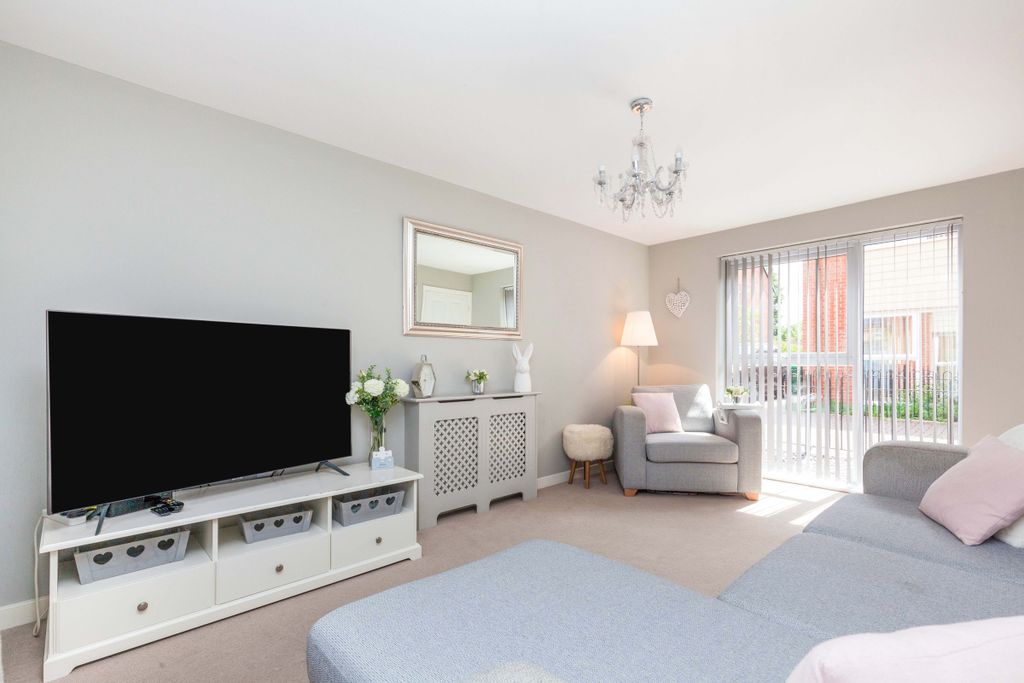 Property photo 3 of 13