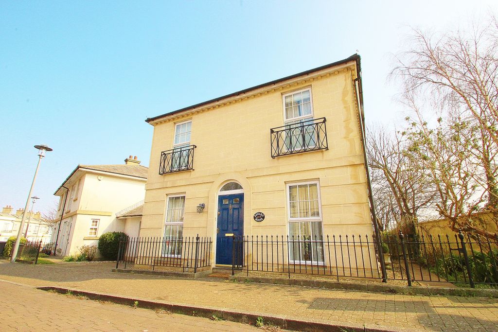Property photo 1 of 9