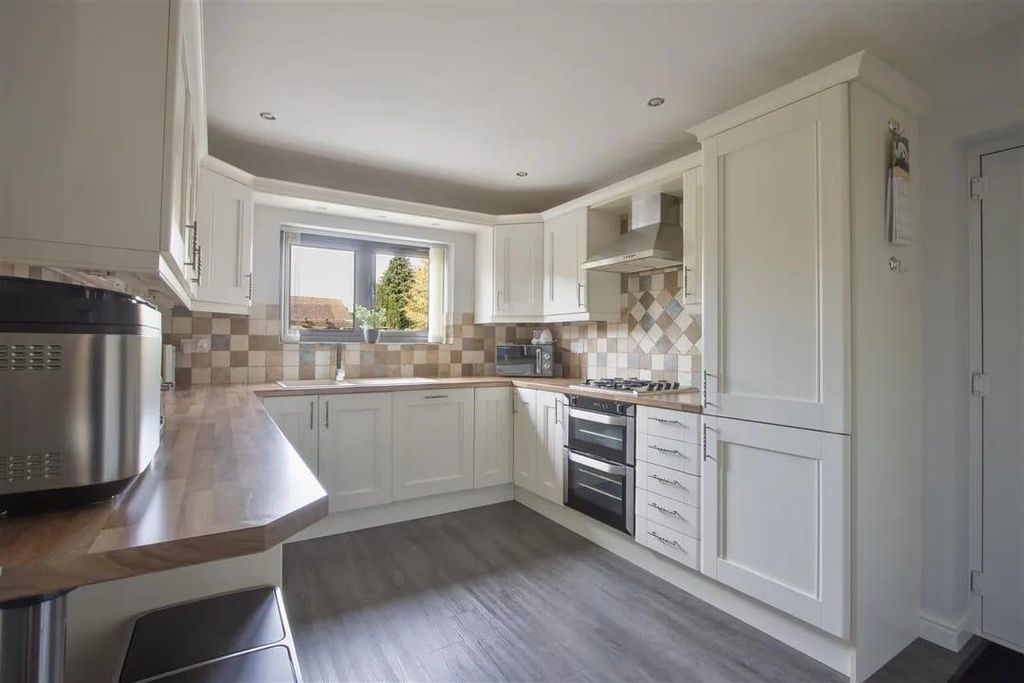 Property photo 2 of 25 Img_2096.Jpg