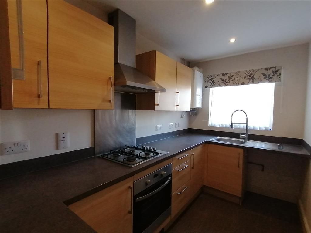Property photo 3 of 7 Kitchen