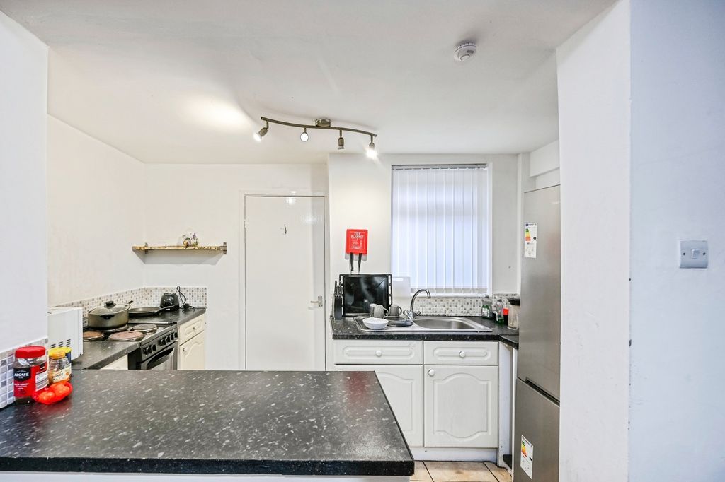 Property photo 3 of 8 Pbox-Img.Jpg