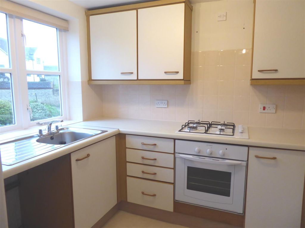 Property photo 2 of 16 Kitchen 2.Jpg