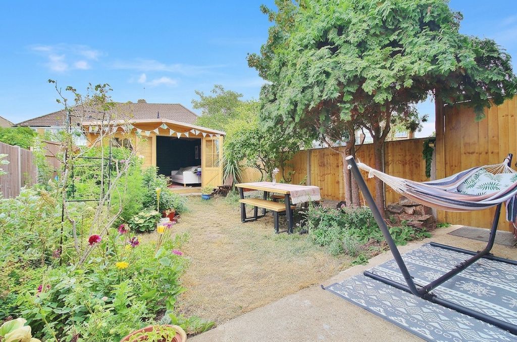 Property photo 3 of 11