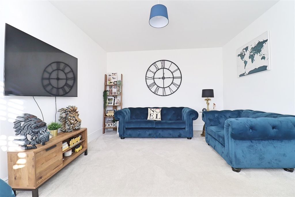 Additional image 9 of 5 bed detached house for saleHome Field Drive, Braintree CM7