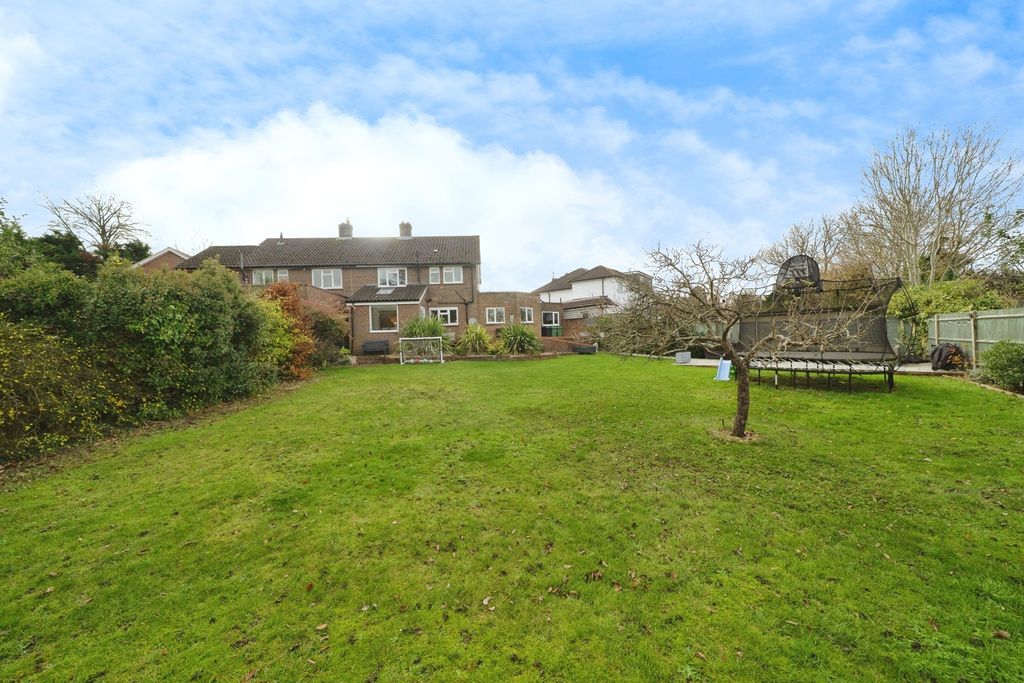 Property photo 2 of 20 Photo