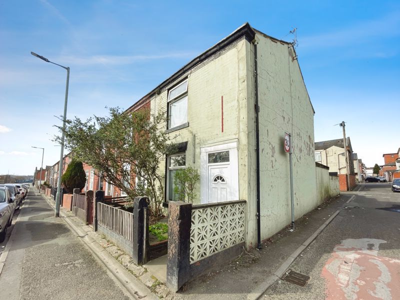 Property photo 1 of 12 External