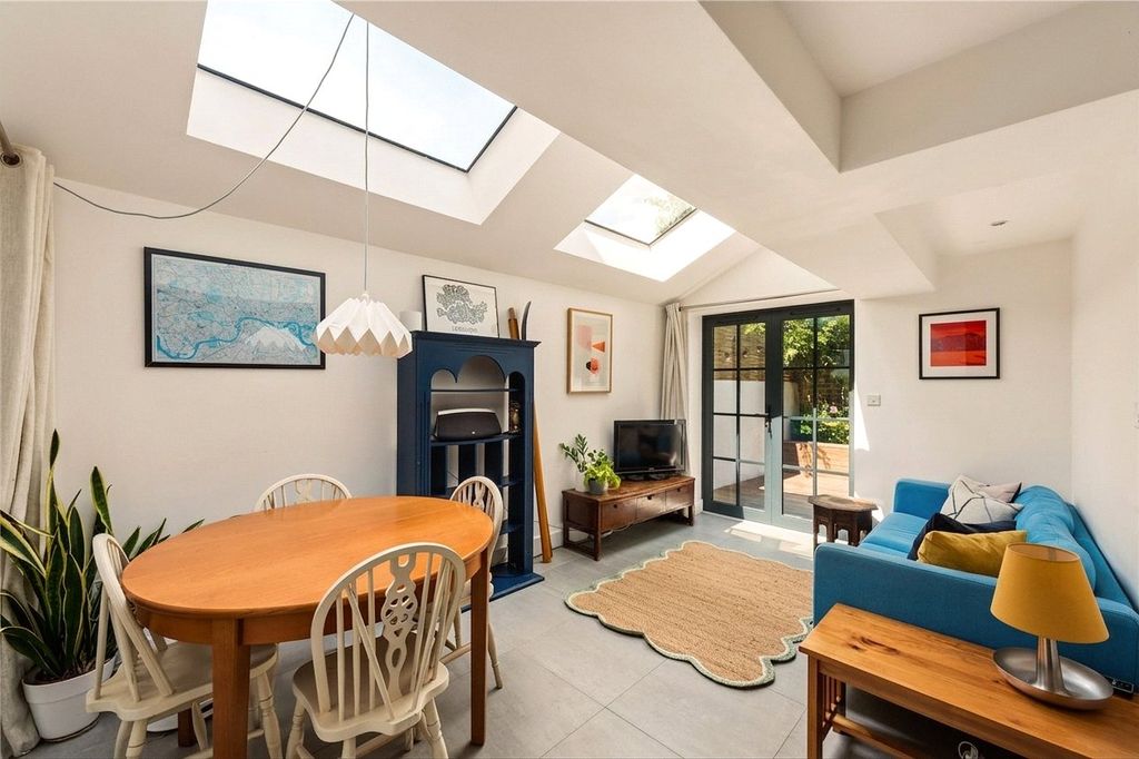 Property photo 2 of 11 Picture No. 26