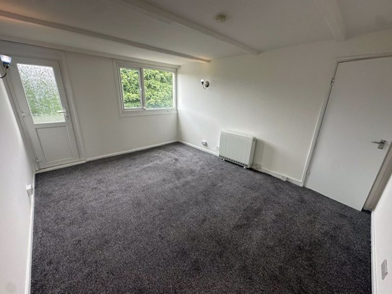 Property photo 2 of 8 Photo 5