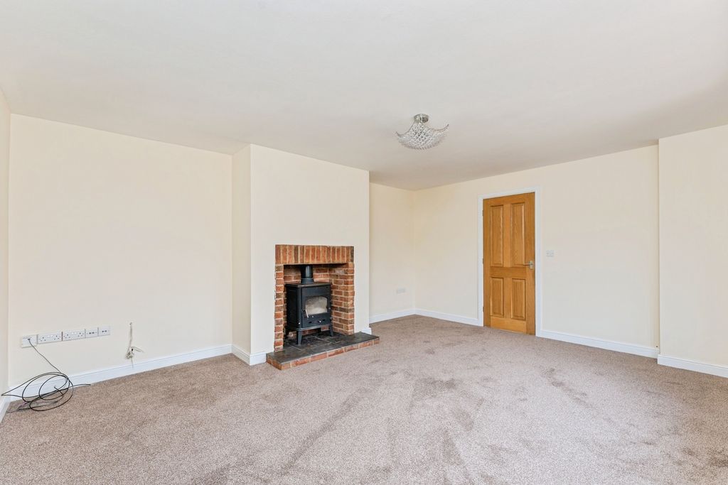 Property photo 3 of 17 Photo