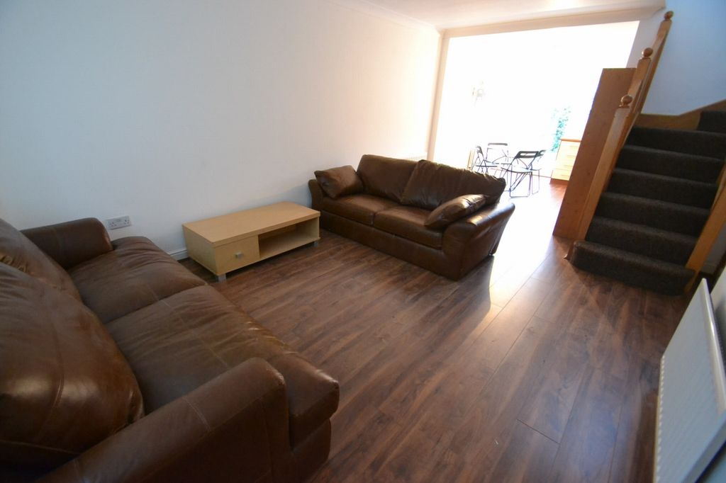 Property photo 2 of 14 Photograph 2