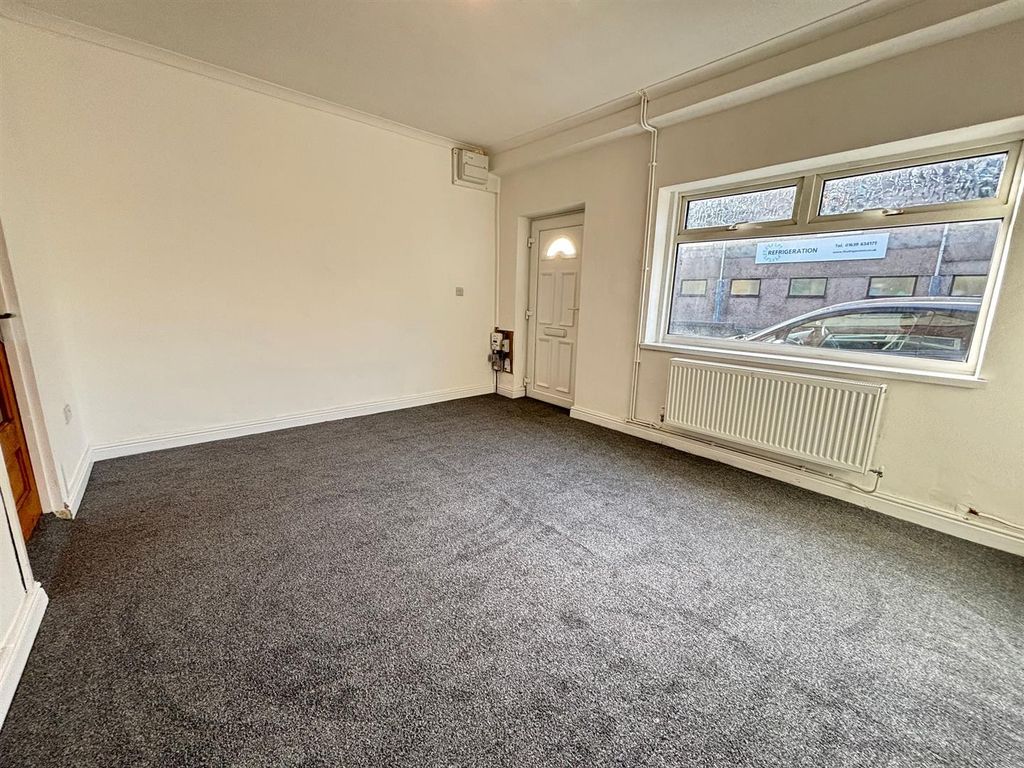 Property photo 3 of 25 Britton Ferry Road  (6).Jpeg