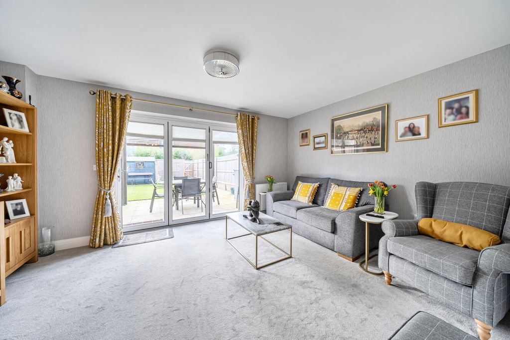 Property photo 2 of 16 1429211-10-69B049...