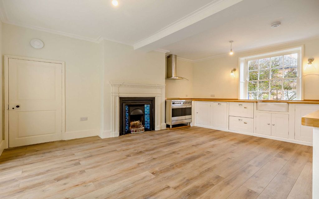 Property photo 2 of 16 Picture No. 10