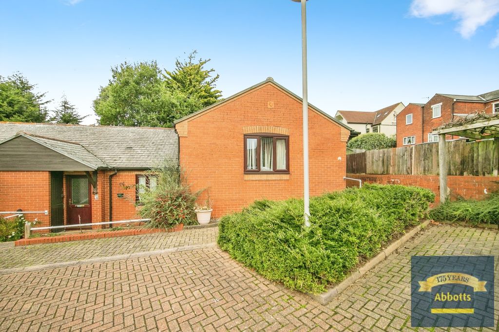 Property photo 1 of 9