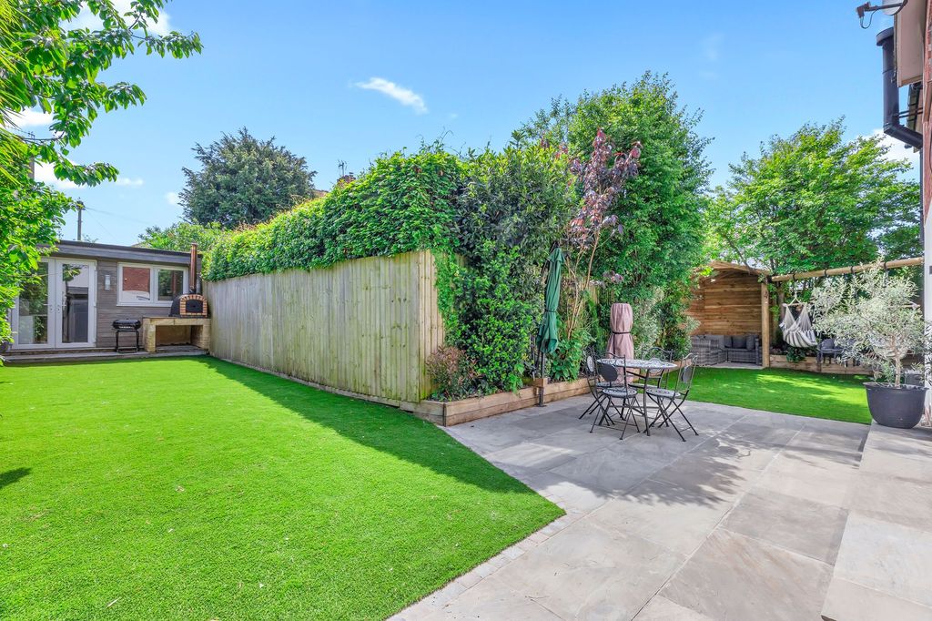 Property photo 2 of 41
