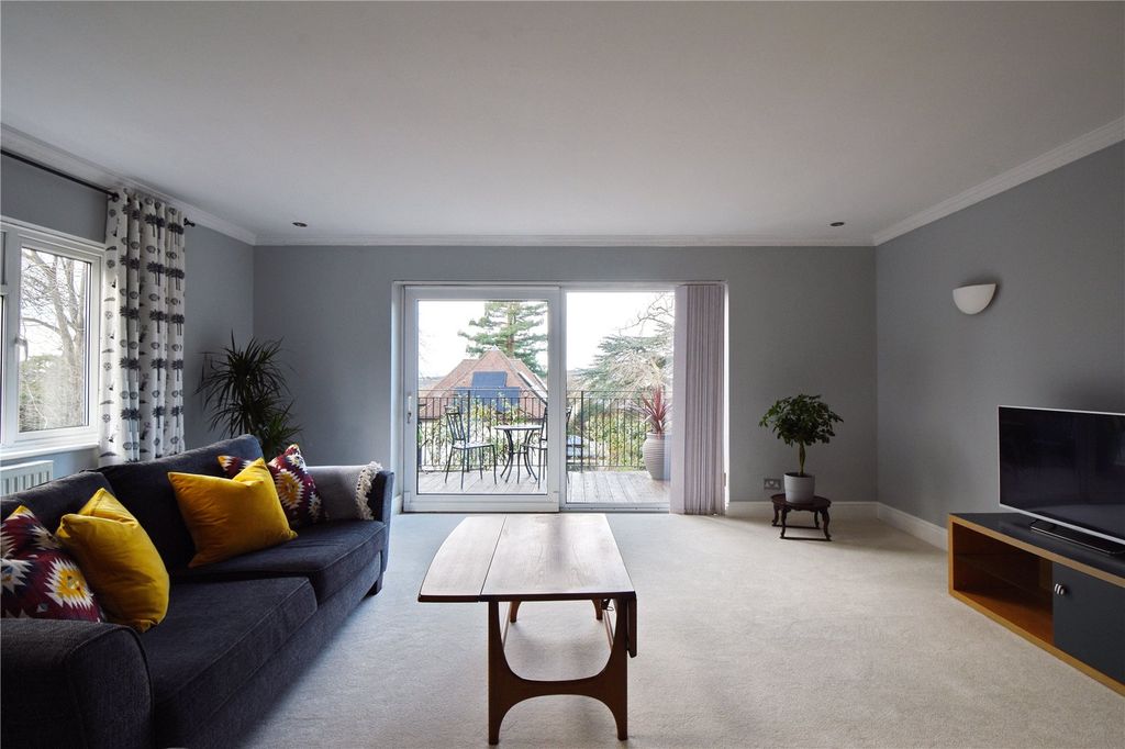 Property photo 2 of 20 Picture No. 11