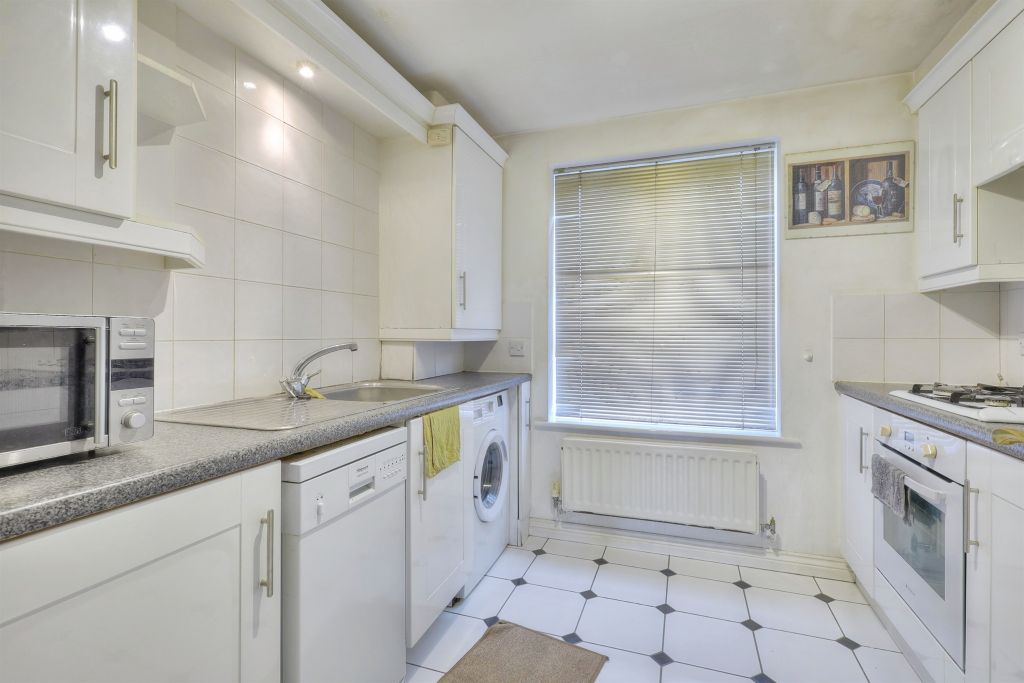 Property photo 2 of 17 Image