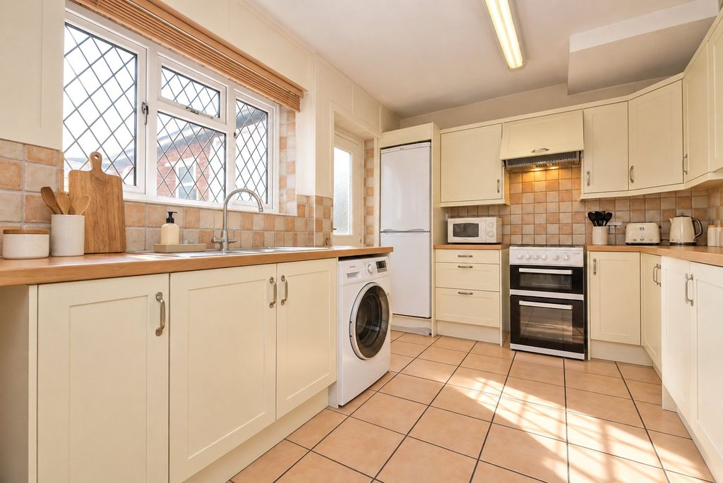 Property photo 2 of 9 Picture No. 31