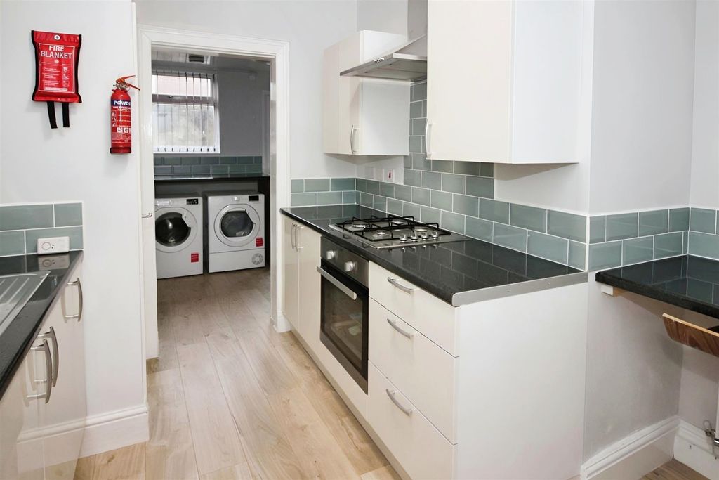 Property photo 2 of 12 d01263B2-Brighton 20Grove 203.Jpg