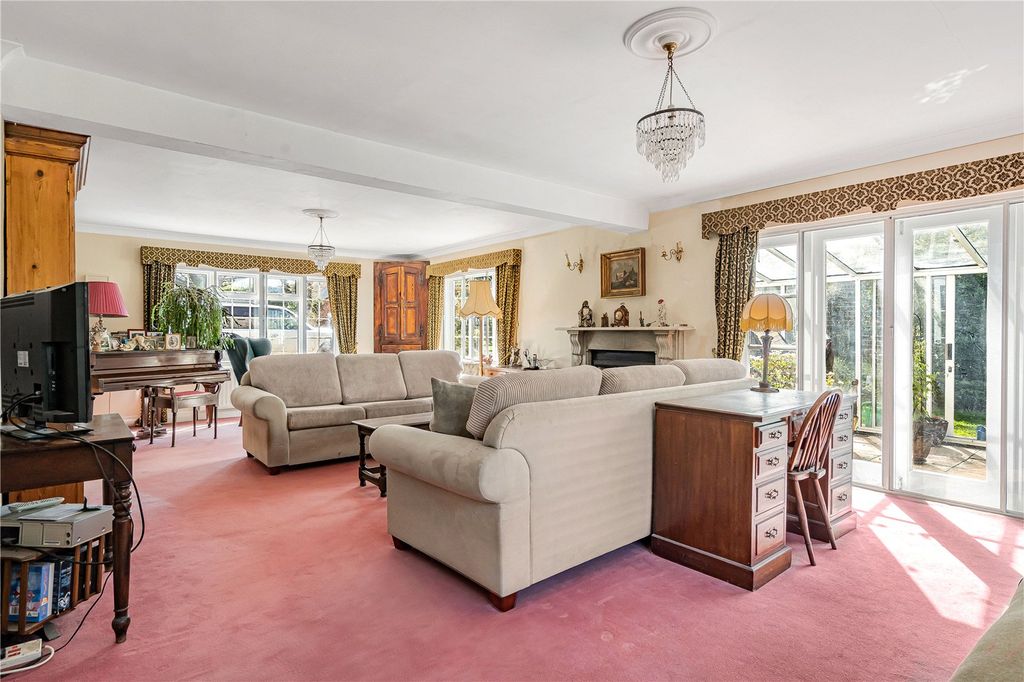 Property photo 3 of 27 Sitting Room