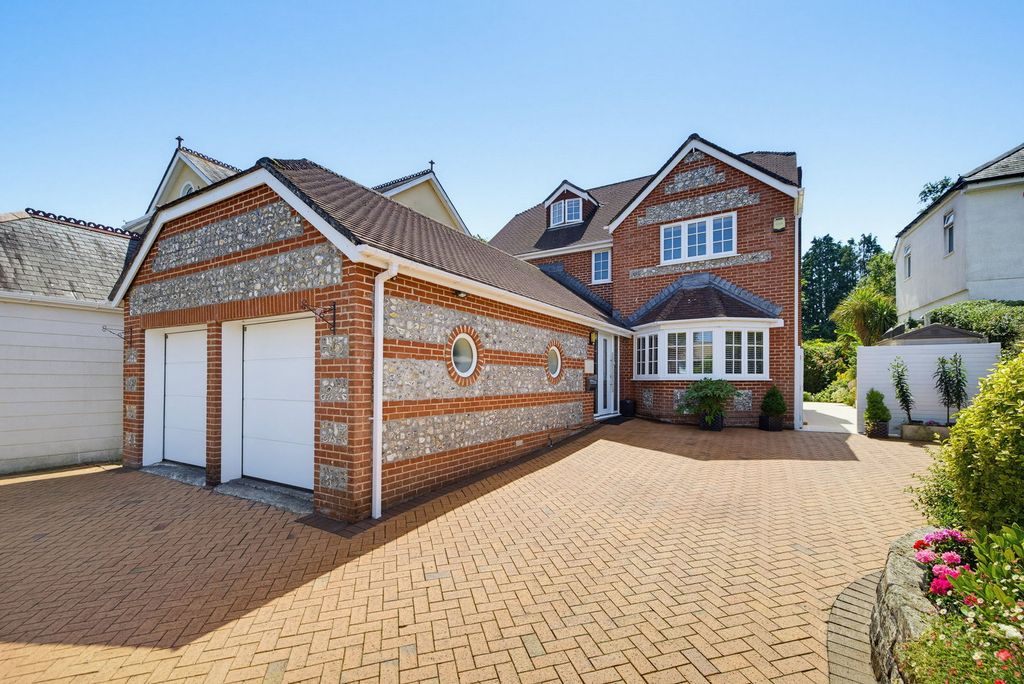 Property photo 1 of 47