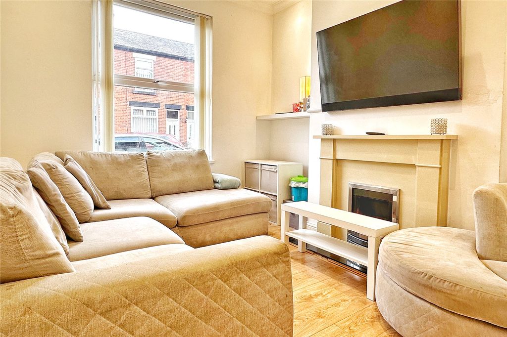 Property photo 3 of 22 Living Room