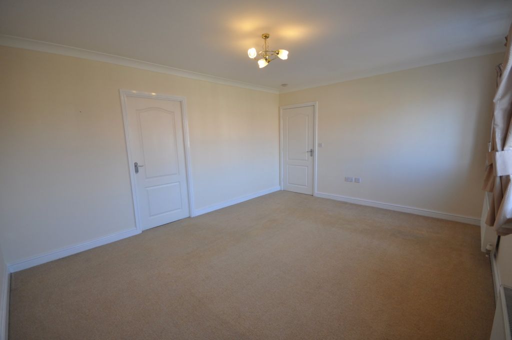 Property photo 3 of 7 Picture No. 10