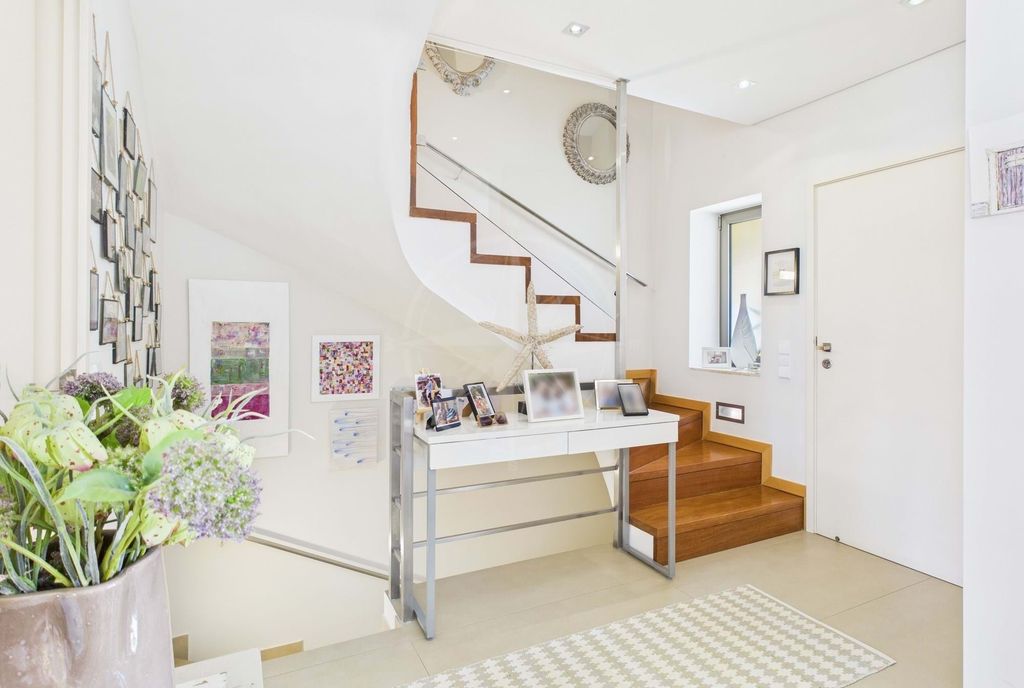 Property photo 3 of 24