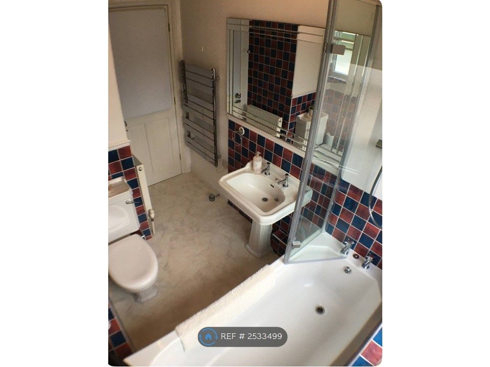 Property photo 2 of 6 Shared Bathroom/Shower