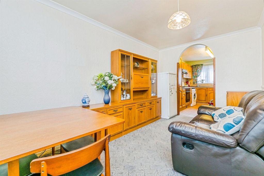 Property photo 3 of 23