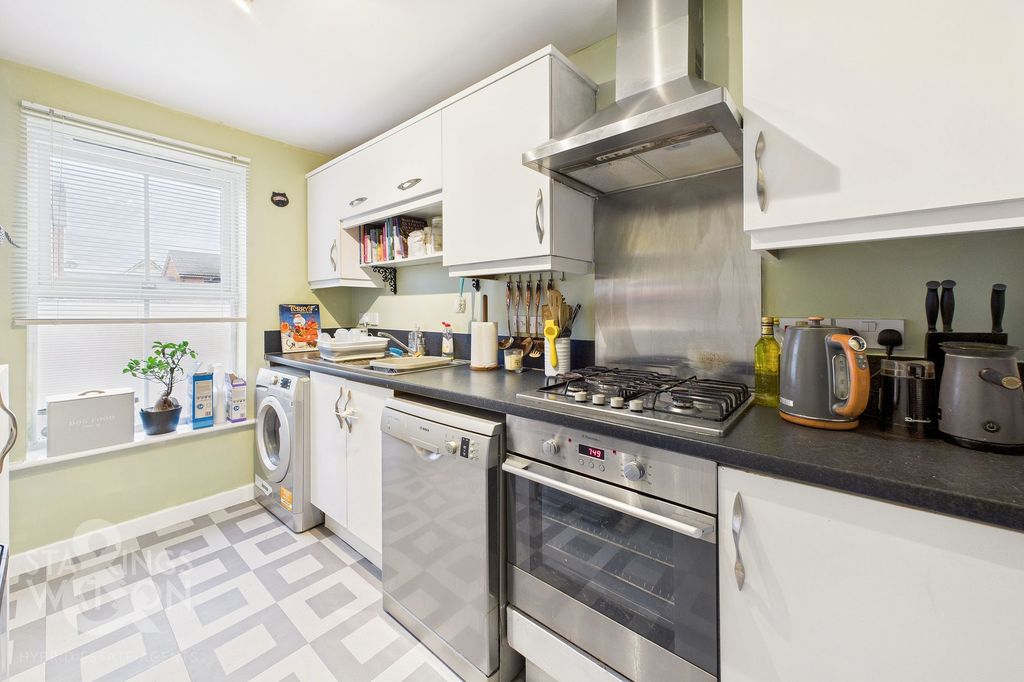 Property photo 3 of 23