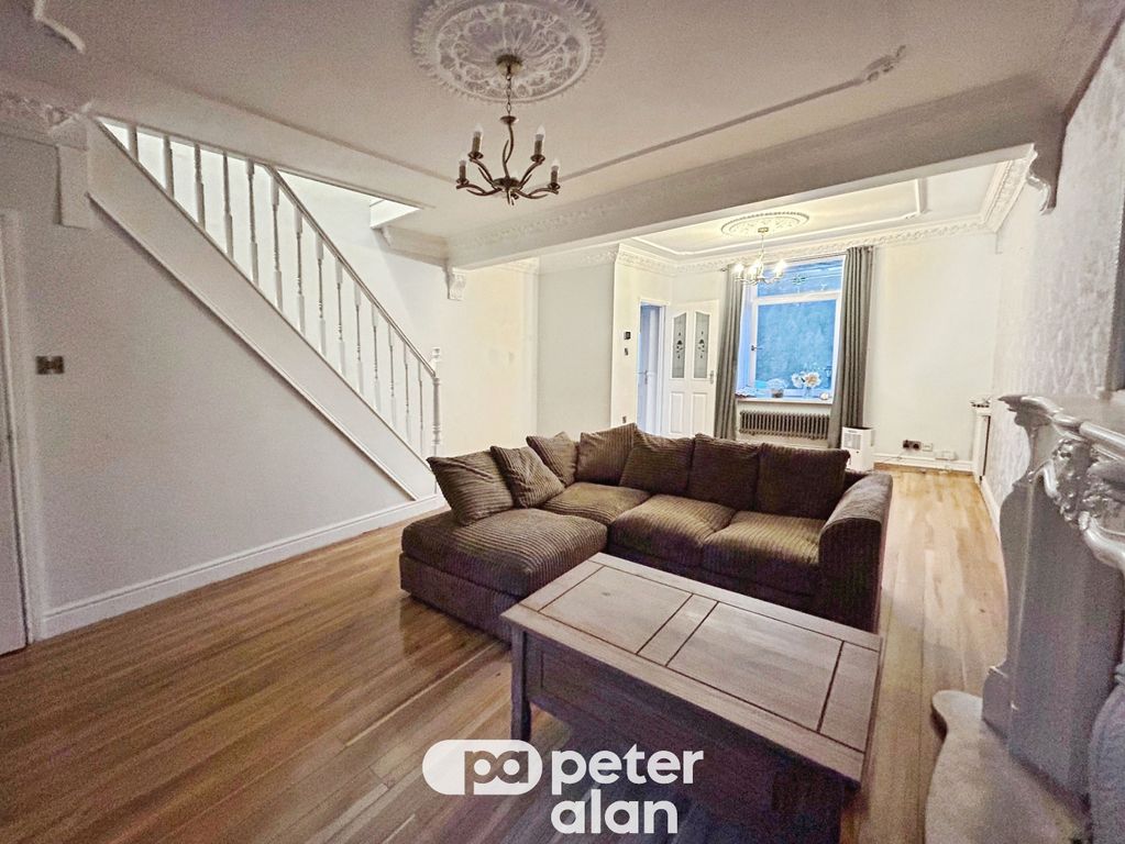 Property photo 3 of 14 Living Room