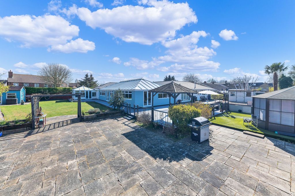 Property photo 1 of 33